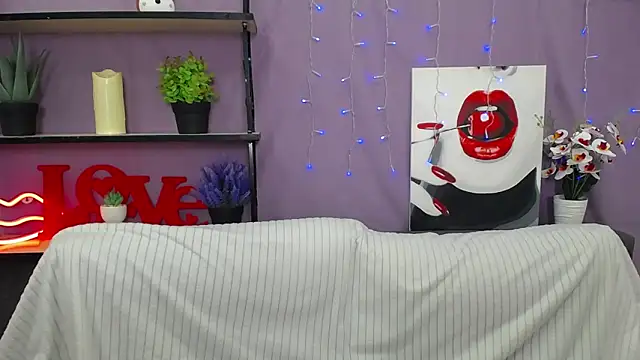 NinaFlawlees online show from March 15, 2025, 10:00 pm