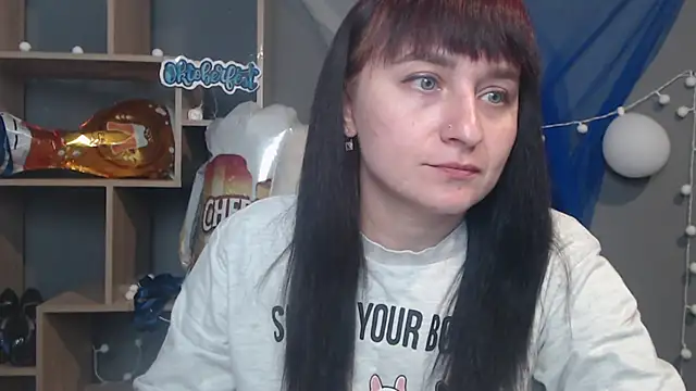 NinaFlawlees online show from October 2, 2025, 12:08 pm