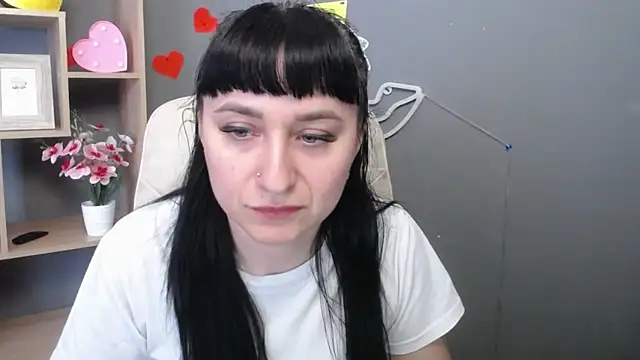 Snapshot of NinaFlawlees chatting on May 12, 2026, 12:11 pm NinaFlawlees online show from May 12, 2026, 12:11 pm
