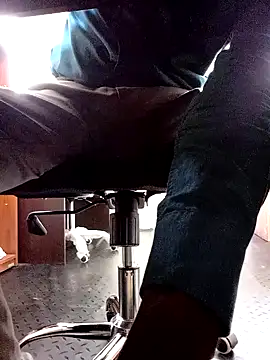 Snapshot of robinsan1010 chatting on March 20, 2025, 5:57 am robinsan1010 online show from March 20, 2025, 5:57 am