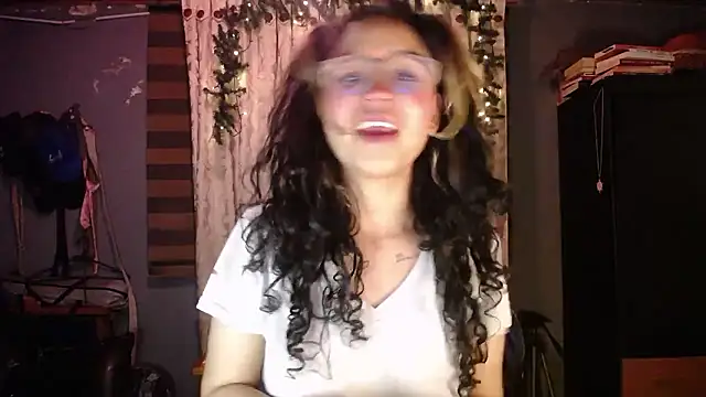 Hathorlove online show from January 15, 2026, 3:32 am