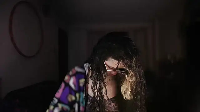 Hathorlove online show from April 1, 2026, 1:19 am