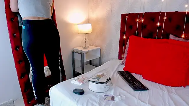 Snapshot of KarlyPrint chatting on February 3, 2026, 1:16 pm KarlyPrint online show from February 3, 2026, 1:16 pm