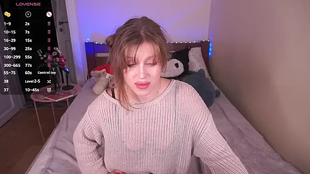 PenellopaRaw online show from September 9, 2025, 4:49 pm