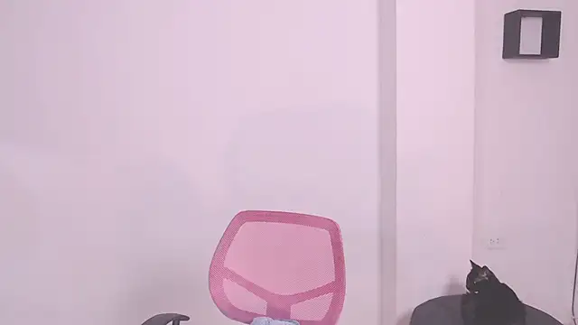 Snapshot of 1eve_rox chatting on February 24, 2026, 10:32 pm 1eve rox online show from February 24, 2026, 10:32 pm