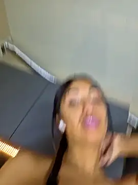 Snapshot of LeticiaWoods chatting on October 21, 2025, 10:25 am LeticiaWoods online show from October 21, 2025, 10:25 am