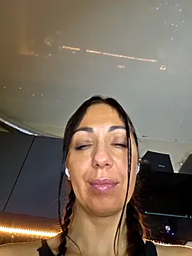 Snapshot of LeticiaWoods chatting on December 5, 2025, 8:46 am LeticiaWoods online show from December 5, 2025, 8:46 am