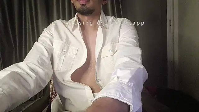 Snapshot of skinny_tamer chatting on July 14, 2026, 5:08 pm skinny tamer online show from July 14, 2026, 5:08 pm