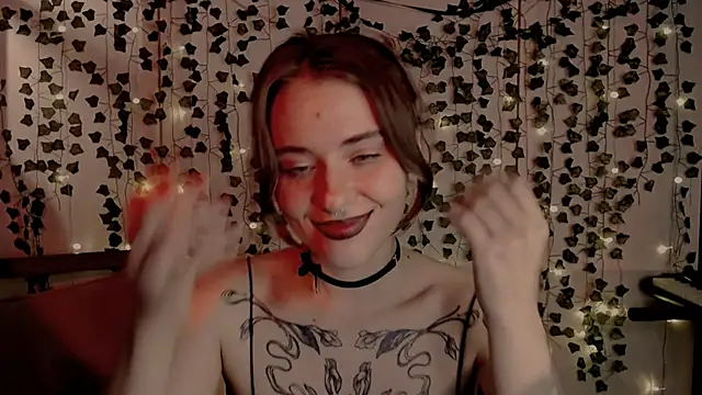 Snapshot of risha_laas chatting on February 1, 2025, 10:44 pm risha laas online show from February 1, 2025, 10:44 pm