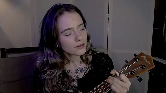 Snapshot of risha_laas chatting on December 7, 2024, 1:52 am risha laas online show from December 7, 2024, 1:52 am