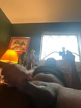 sukisnpaii online show from April 12, 2026, 9:40 pm