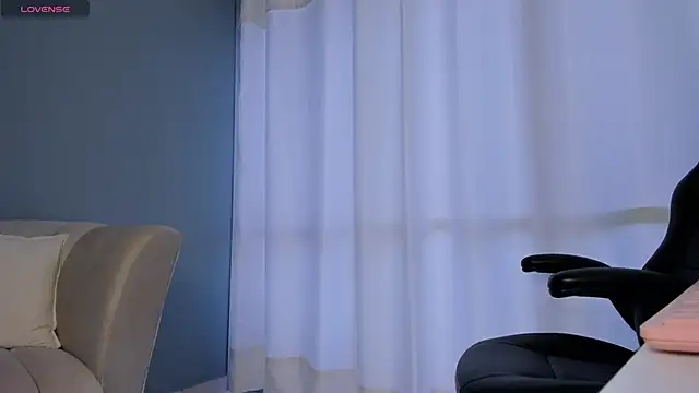 Snapshot of BrookeMiller chatting on November 8, 2025, 7:39 pm BrookeMiller online show from November 8, 2025, 7:39 pm