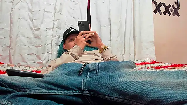 davidlatin66 online show from December 23, 2025, 2:00 am