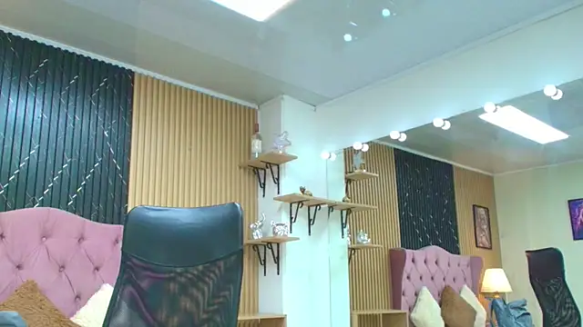 BARBIE BROWNN online show from November 15, 2025, 1:59 pm