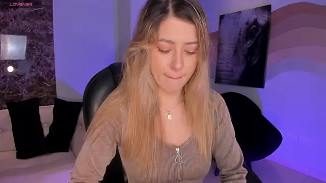 EveBensonX online show from February 11, 2026, 1:11 pm