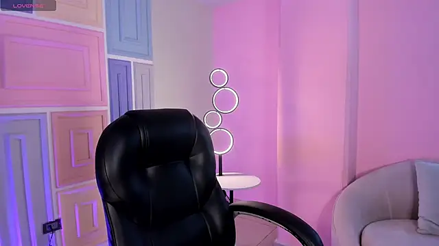 EveBensonX online show from February 26, 2026, 7:25 pm