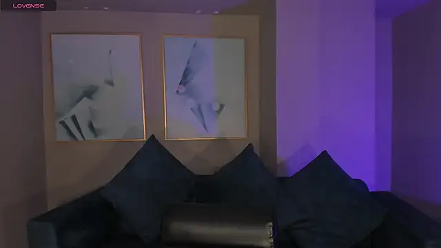 EveBensonX online show from April 19, 2026, 6:10 pm