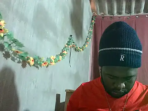 Snapshot of 2ocmaxi chatting on December 19, 2025, 7:27 pm 2ocmaxi online show from December 19, 2025, 7:27 pm