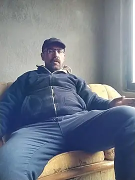 Snapshot of masculine_bear_daddy chatting on December 4, 2025, 8:46 am masculine bear daddy online show from December 4, 2025, 8:46 am