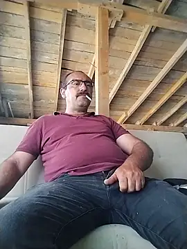 Snapshot of masculine_bear_daddy chatting on June 8, 2026, 4:07 pm masculine bear daddy online show from June 8, 2026, 4:07 pm