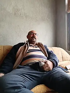 Snapshot of masculine_bear_daddy chatting on December 5, 2025, 9:41 am masculine bear daddy online show from December 5, 2025, 9:41 am