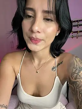 Snapshot of Ale_Lewis chatting on January 22, 2025, 11:53 pm Ale Lewis online show from January 22, 2025, 11:53 pm