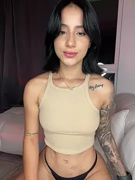 Snapshot of Ale_Lewis chatting on February 14, 2025, 11:53 pm Ale Lewis online show from February 14, 2025, 11:53 pm