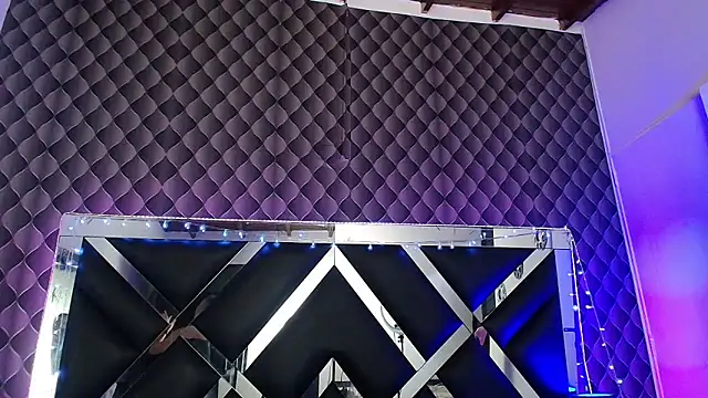 Snapshot of victoriaa_lee_ chatting on February 3, 2026, 8:36 pm victoriaa lee online show from February 3, 2026, 8:36 pm