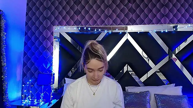 Snapshot of victoriaa_lee_ chatting on January 8, 2026, 6:58 pm victoriaa lee online show from January 8, 2026, 6:58 pm