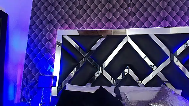 victoriaa lee  online show from November 24, 2025, 7:14 pm