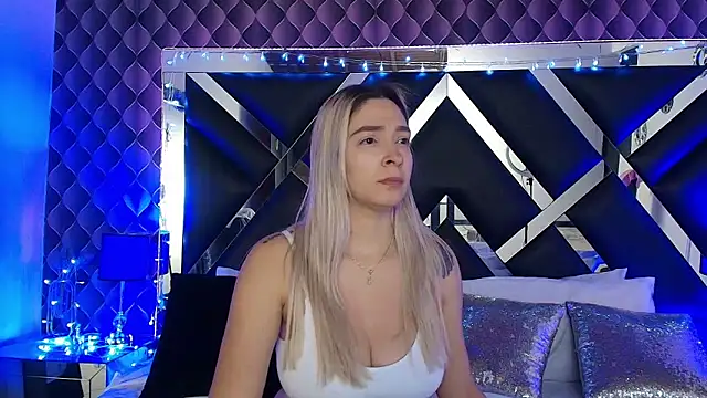 Snapshot of victoriaa_lee_ chatting on January 6, 2026, 7:40 pm victoriaa lee online show from January 6, 2026, 7:40 pm