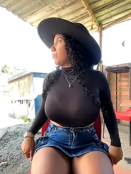 Snapshot of serena_willow chatting on November 21, 2025, 5:34 pm serena willow online show from November 21, 2025, 5:34 pm