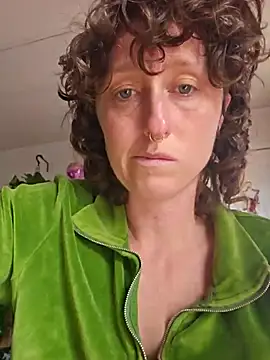 Snapshot of mossy_kiss chatting on December 14, 2025, 7:52 pm mossy kiss online show from December 14, 2025, 7:52 pm