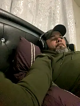 Cristian-Brayan online show from November 24, 2025, 11:21 am