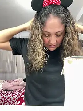 gabiTetas online show from October 31, 2025, 6:04 pm