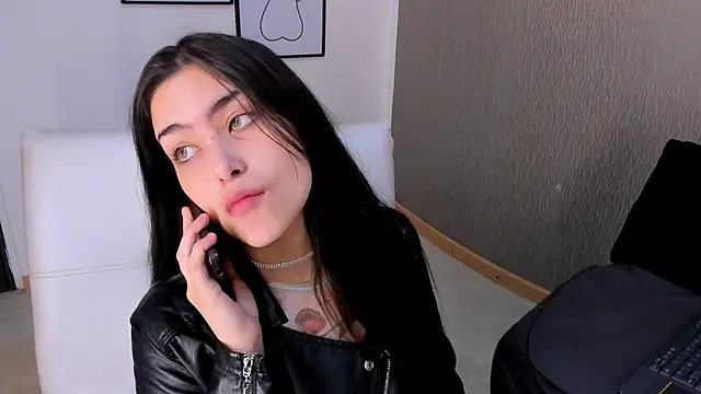 Alexa Thaylor  online show from December 4, 2025, 3:00 pm