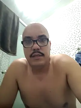 Snapshot of RobertoBuzios22 chatting on March 22, 2025, 9:53 pm RobertoBuzios22 online show from March 22, 2025, 9:53 pm