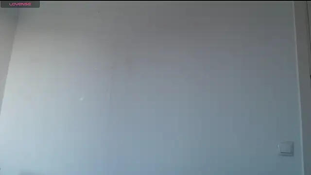  Hot Lady  online show from April 23, 2026, 6:09 pm