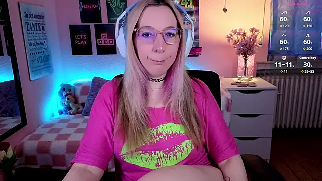 Snapshot of JustKerry chatting on February 13, 2026, 7:52 am JustKerry online show from February 13, 2026, 7:52 am