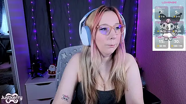 Snapshot of JustKerry chatting on December 2, 2025, 9:55 am JustKerry online show from December 2, 2025, 9:55 am