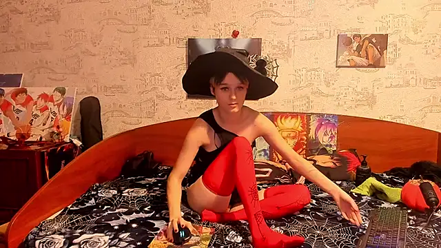 Snapshot of KagamiTayga chatting on October 29, 2025, 2:38 pm KagamiTayga online show from October 29, 2025, 2:38 pm