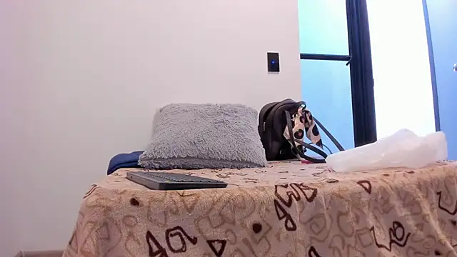 Snapshot of iriss_25 chatting on March 20, 2025, 12:32 pm iriss 25 online show from March 20, 2025, 12:32 pm