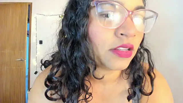 Snapshot of iriss_25 chatting on February 23, 2026, 12:06 pm iriss 25 online show from February 23, 2026, 12:06 pm