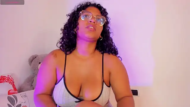 Snapshot of iriss_25 chatting on November 10, 2025, 11:48 am iriss 25 online show from November 10, 2025, 11:48 am