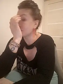 Snapshot of ROXOLANAA_SEXY chatting on November 15, 2025, 1:59 pm ROXOLANAA SEXY online show from November 15, 2025, 1:59 pm