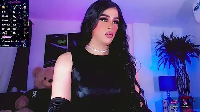 Sophiesweet5 online show from November 14, 2025, 11:36 am