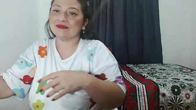 Snapshot of Victoriaevans1 chatting on February 28, 2025, 1:05 am Victoriaevans1 online show from February 28, 2025, 1:05 am