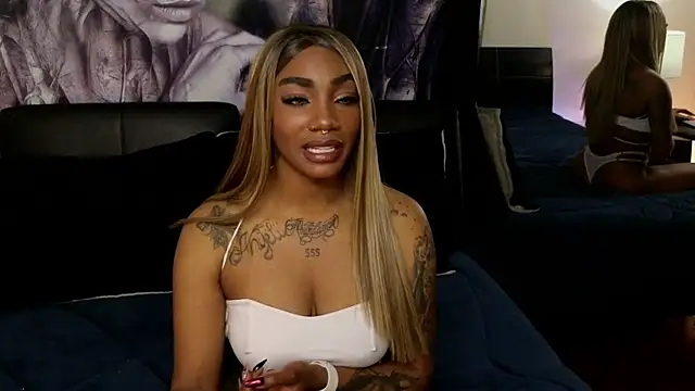 emely brandon online show from November 11, 2025, 4:51 am