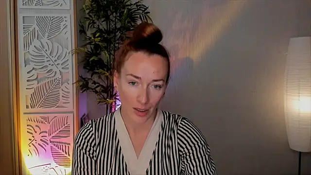 RebeccaMartinez online show from June 3, 2026, 9:32 am
