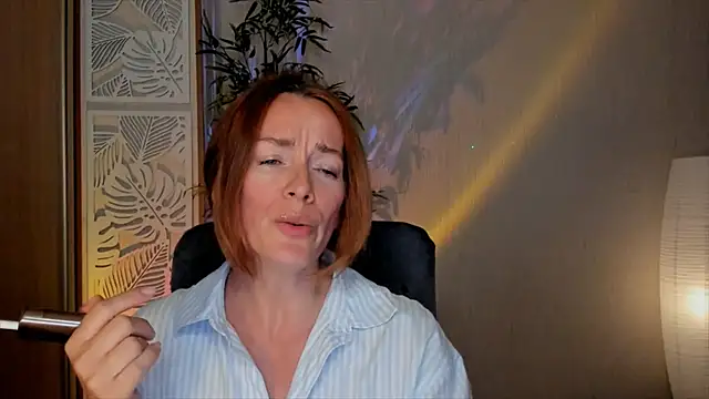 Snapshot of RebeccaMartinez chatting on June 18, 2026, 2:55 pm RebeccaMartinez online show from June 18, 2026, 2:55 pm